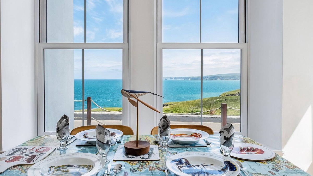 Port Isaac Apartment | Two Bedroom Flat Overlooking The Sea With Parking