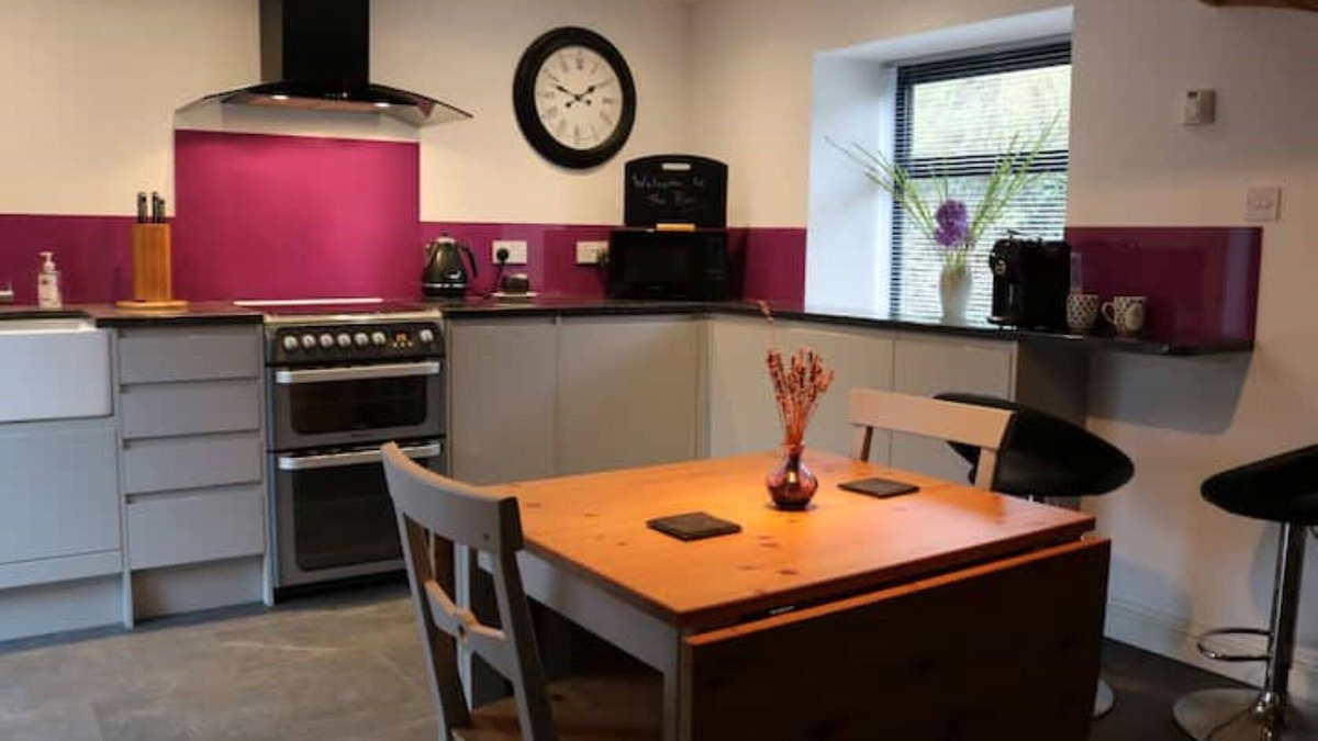 Olveston Apartment | Two bedroom barn conversion in Thornbury.nn