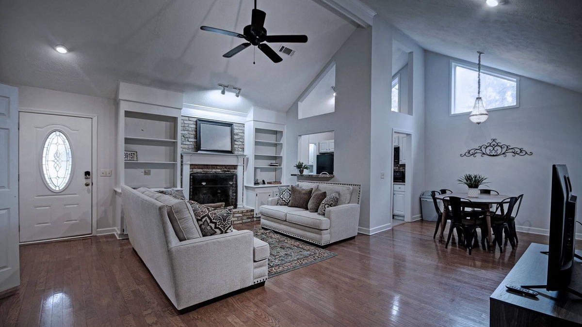 Ridgeland House | Two Bedroom Getaway Near the Reservoir