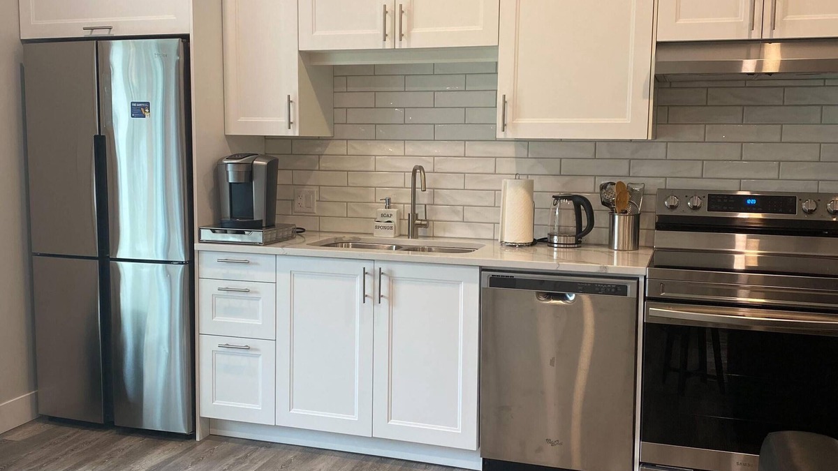 Eastern Hillsides House | Two Bedroom Guest Suite in a family friendly new neighborhood