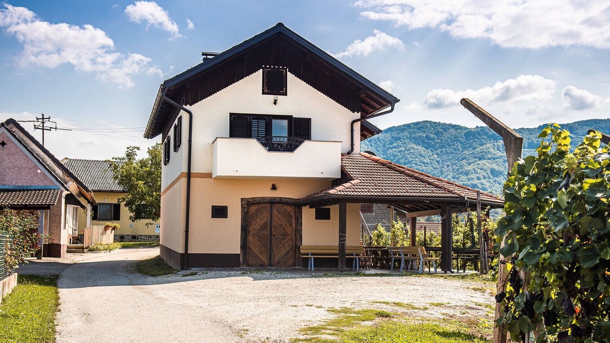 Cerklje ob Krki House | Two Bedroom Holiday Home with Terrace & BBQ