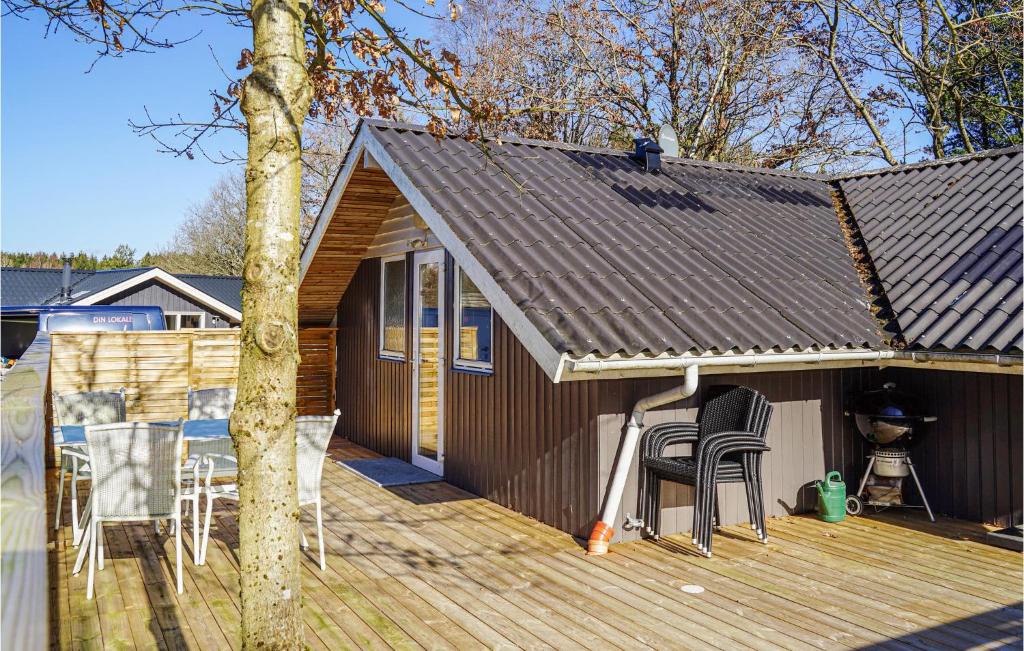Skygge House | Two-Bedroom Holiday Home In Give
