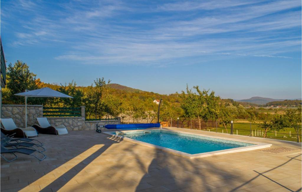Otocac House | Two-Bedroom Holiday Home In Otocac