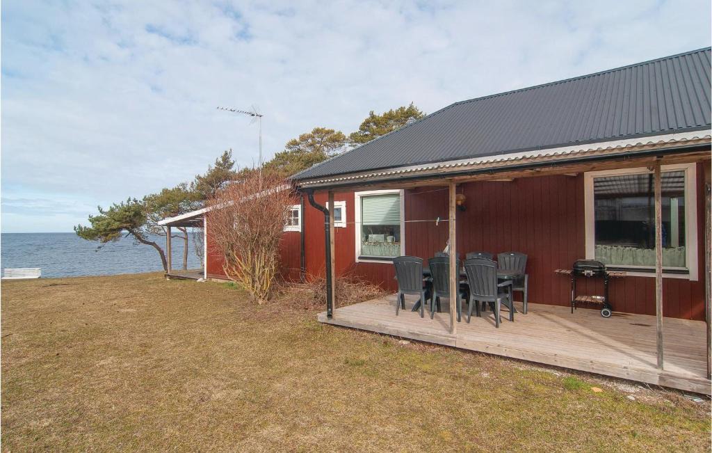 Nyhamn House | Two-Bedroom Holiday Home In Visby