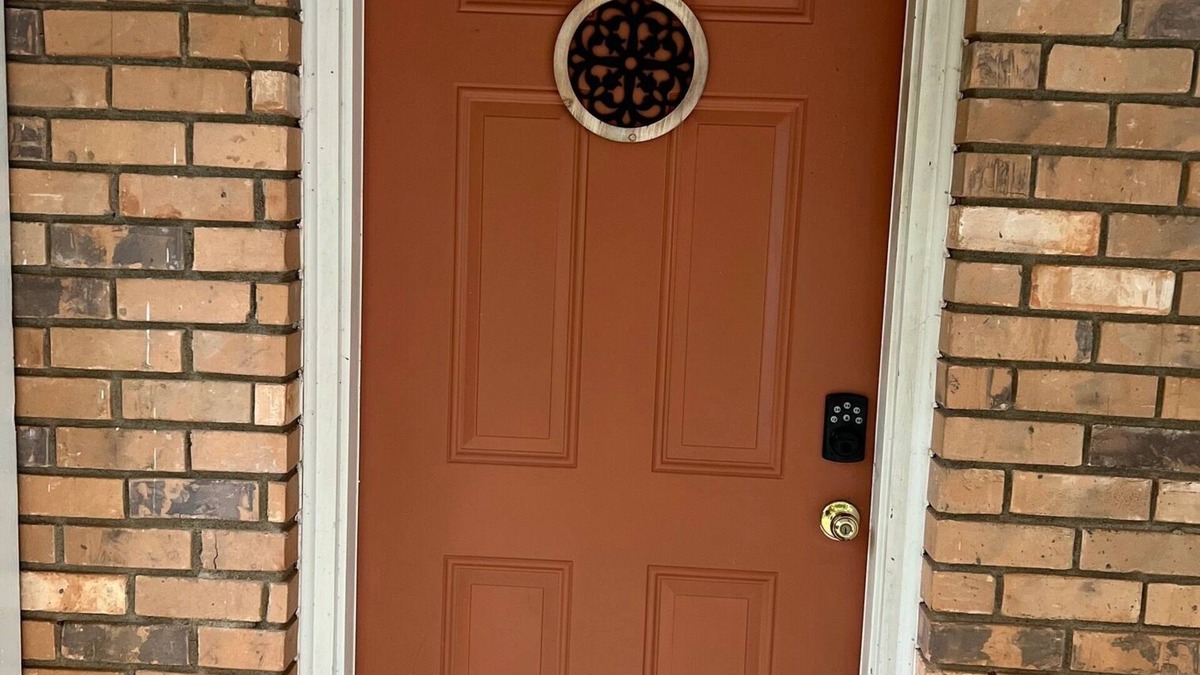 Athens House | Two Bedroom home near UGA - with newly renovated floors!
