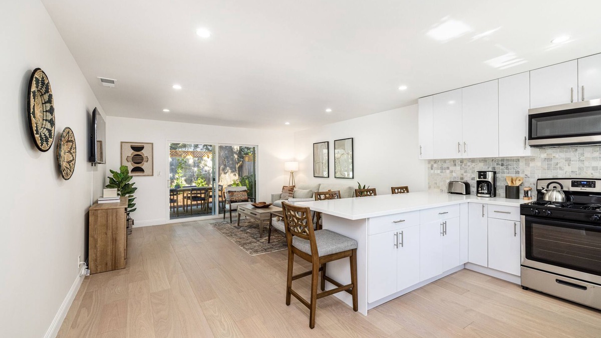 West Mesa Condo | Two Bedroom Home Near Beach (Santa Barbara)
