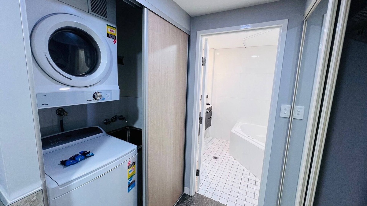 Hamilton Apartment | Two Bedroom Interconnect