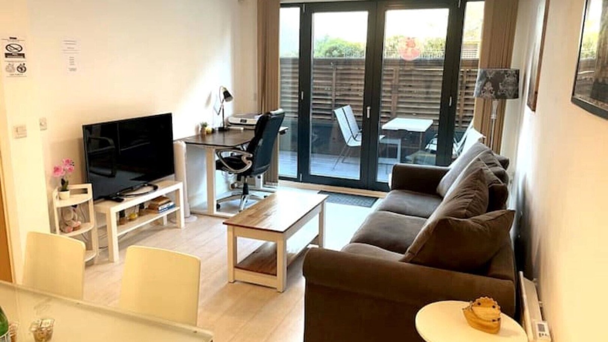 Gay Village Apartment | Two bedroom luxury central city Apartment with Unlimited coffee & Parking
