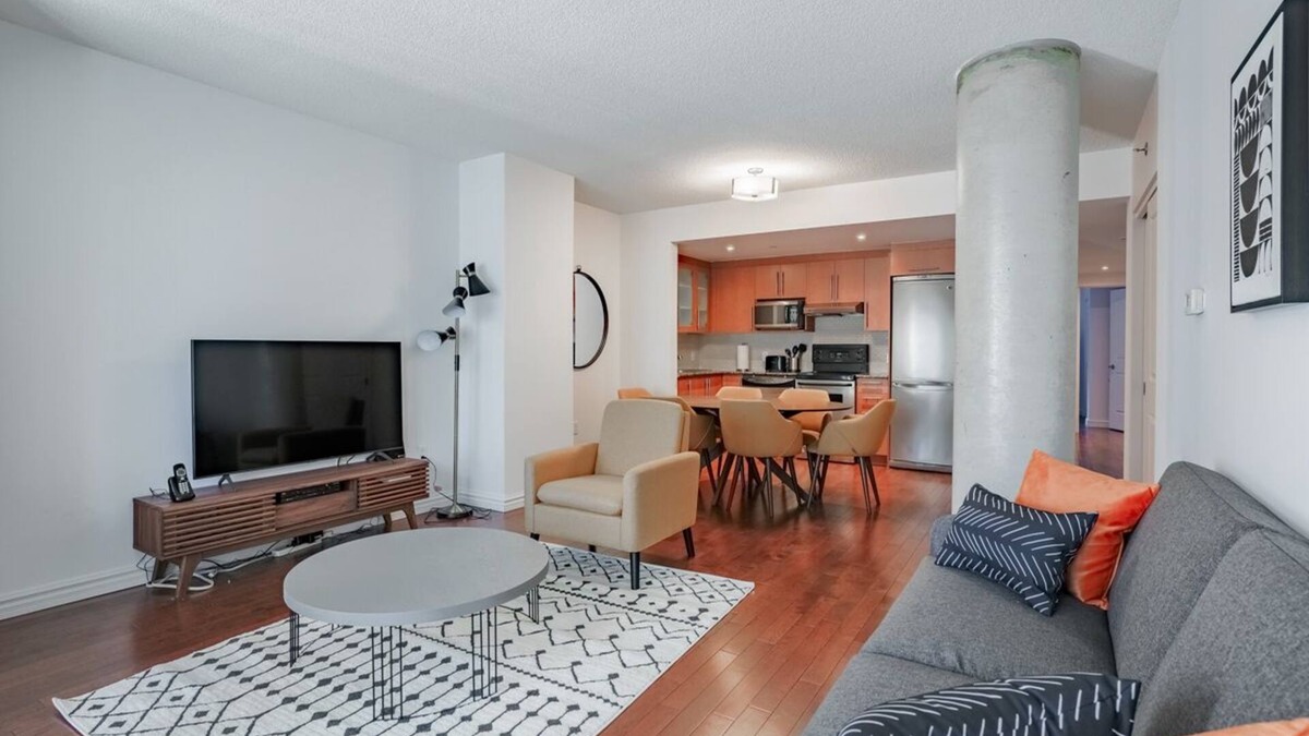 Ville-Marie Apartment | Two bedroom -Modern Furnished Apartment - Financial District & Old Port Montreal