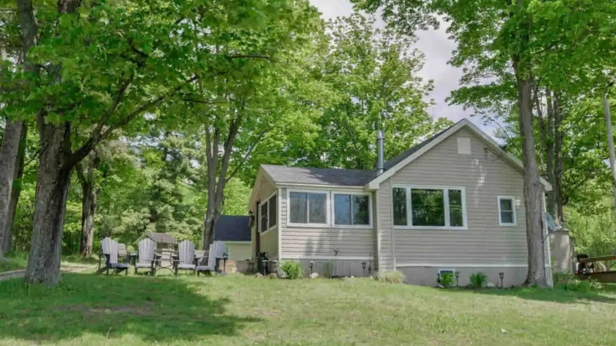 Bala Cottage | Two Bedroom Moon River Cottage