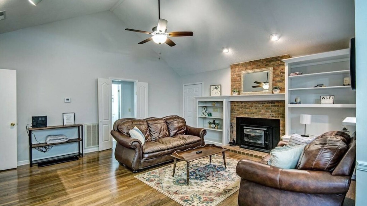Ridgeland House | Two Bedroom Near the Reservoir by Great Fishing