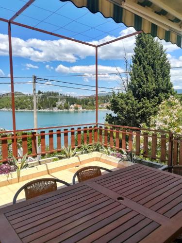 Blace Apartment | Two bedroom seaside home in quiet village