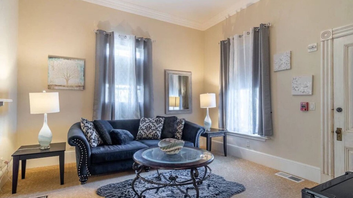 Salinas House | Two Bedroom Suite in Mansion near Monterey Carmel
