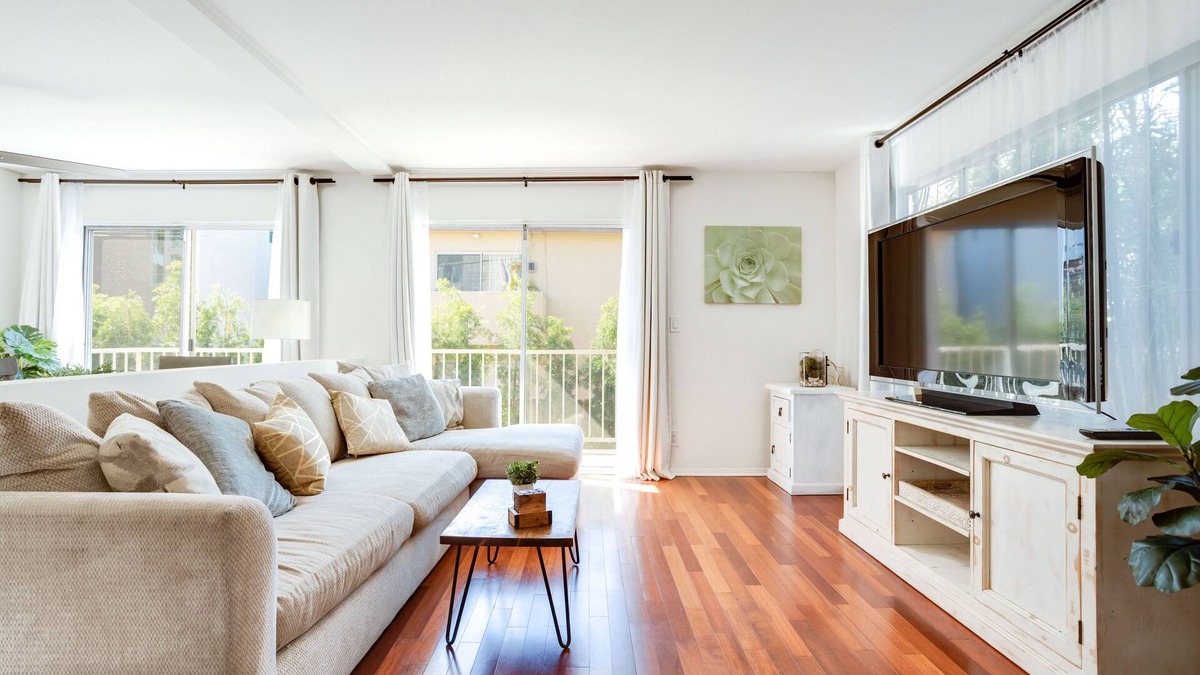 Palms Apartment | Two bedroom Townhome with huge private yard, patios, laundry, & garage parking!