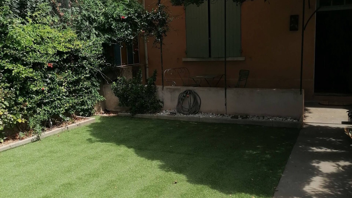 Orange House | two-bedroom townhouse with garden, close to the antique theatre