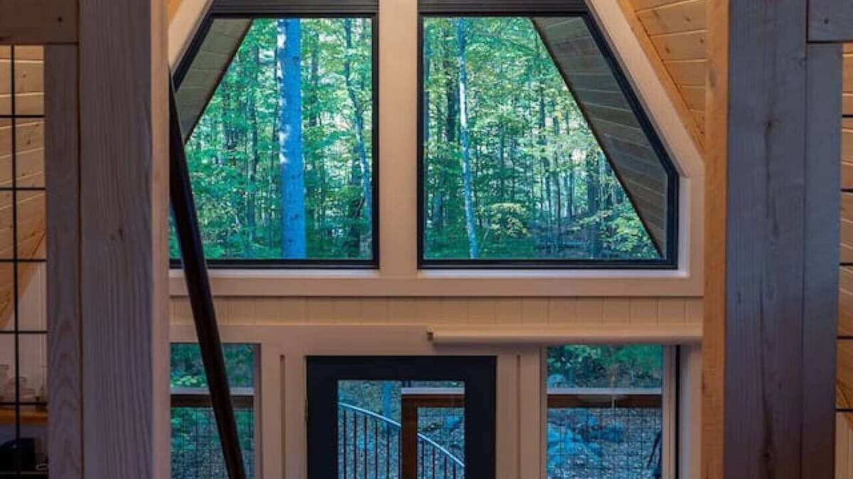 Springvale Cabin | Two bedroom treehouse in United States of America, Sanford