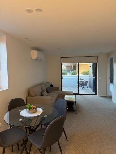 Dickson Apartment | Two Bedroom, Two Bathroom - Kashmir Apartment in Canberra City