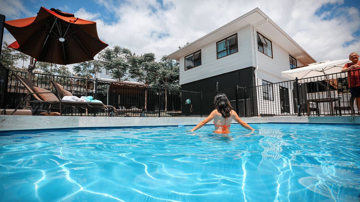 Northcote House | Two Bedroom Unit with Pool View & Private Bathroom &Kitchen