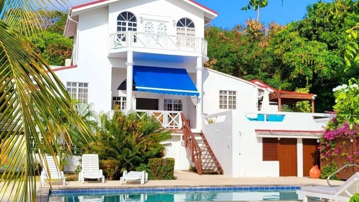 Bois d'Orange Villa | Two Bedroom Villa with Private Pool Near to Beaches - Date House