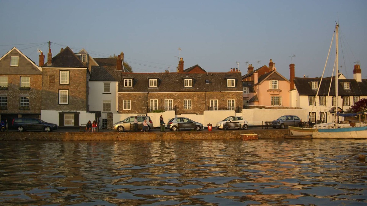 Topsham Cottage | Two Bedroom Waterside Cottage With Balcony And Magnificent Views Of The Estuary