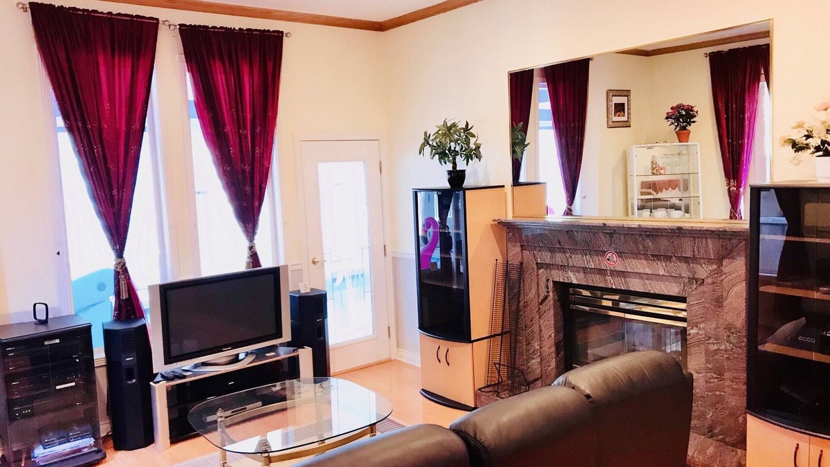 Richmond House | Two Bedrooms, Indoor Heated Swimming Pool, Free Parking