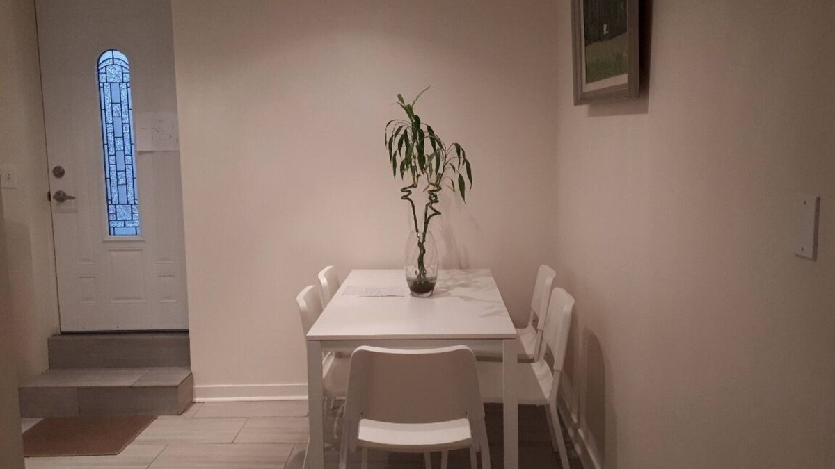 Killarney House | Two bedrooms near skytrain in Vancouver