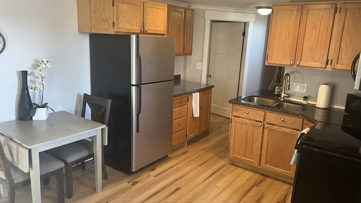 South Ogden Apartment | Two bedrooms with kitchenettes in South Ogden and one full bathroom