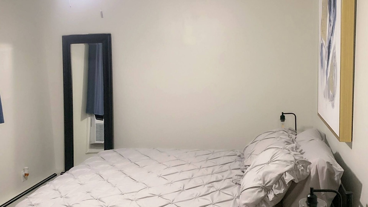 Deer Park House | Two BR - Convenient Oasis