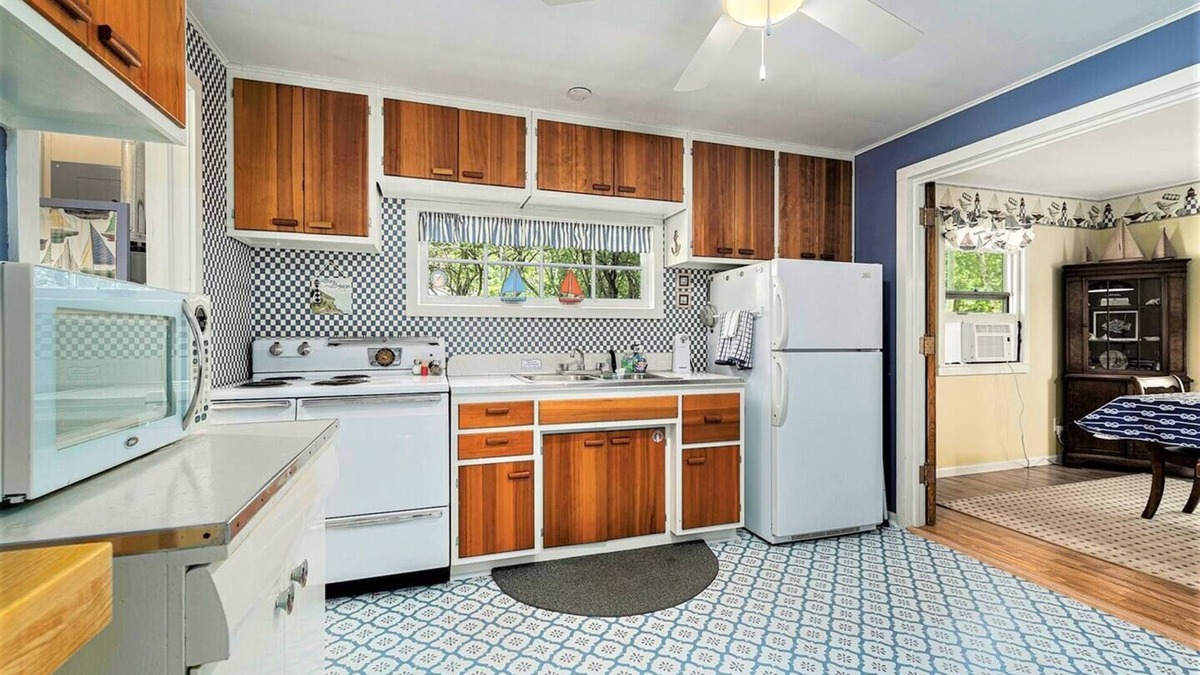 Cheboygan Cottage | Two Cottages by Mullett Lake - Sleeps 12