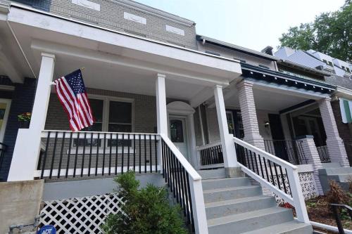 Northeast House | Two DC Rowhouses Large Groups Sleeps 21