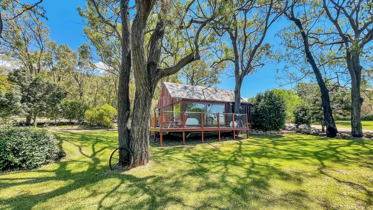 Fordwich Cottage | Two Doors - Unique 2 bdrm cottage on picturesque vineyard estate