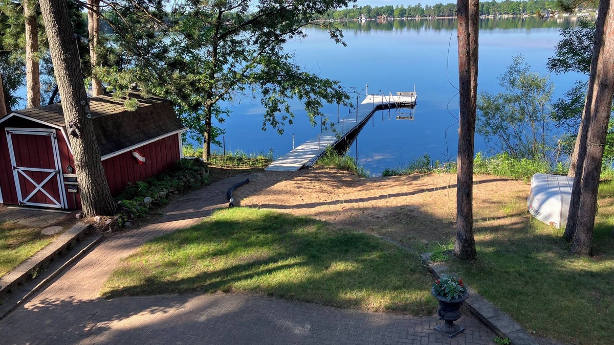 Shawano House | Two family, cozy, lake house retreat on Pine Lake.