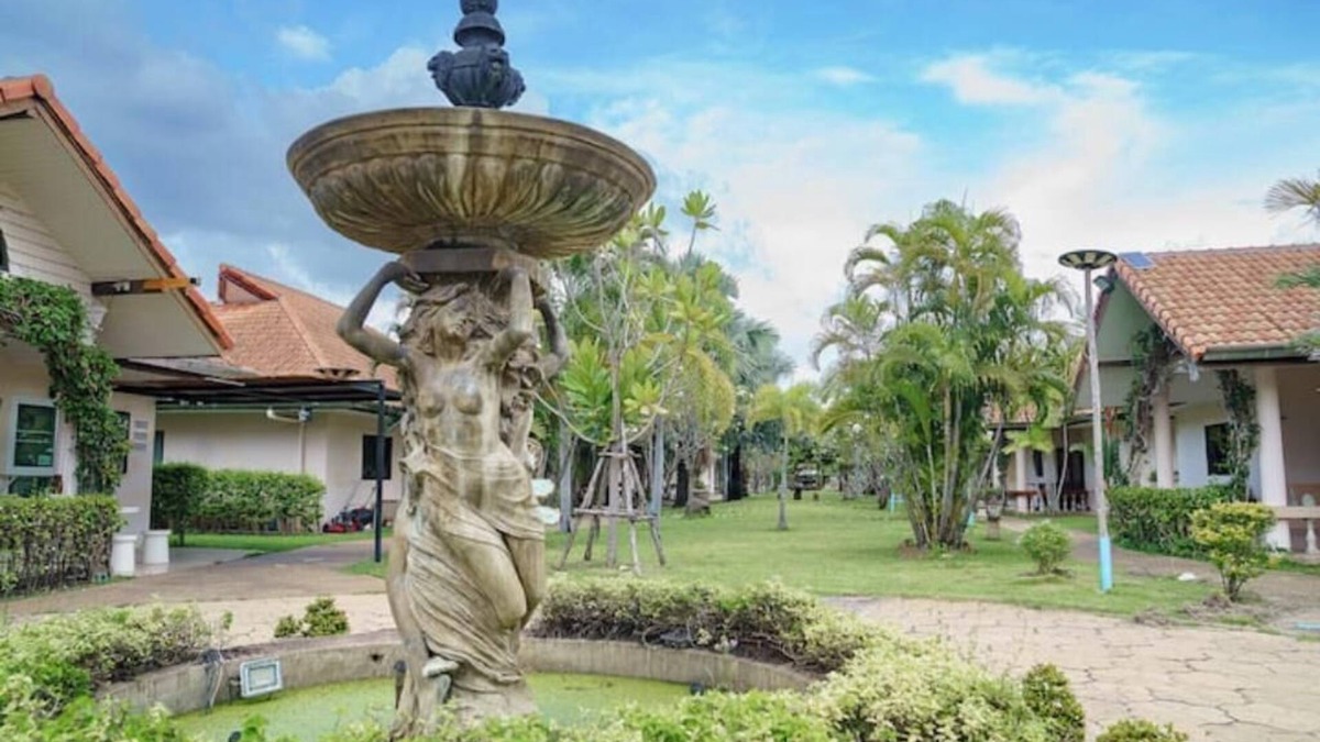 Si Racha Villa | Two Fifty Nine Resort 259 รีสอร์ต