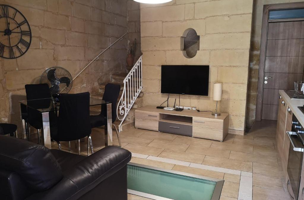 Senglea House | Two gate town house