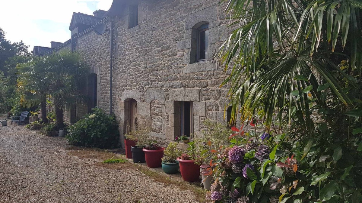 Buleon House | Two gites, Sleeps 6 and sleeps 2, in extensive grounds with heated pool.
