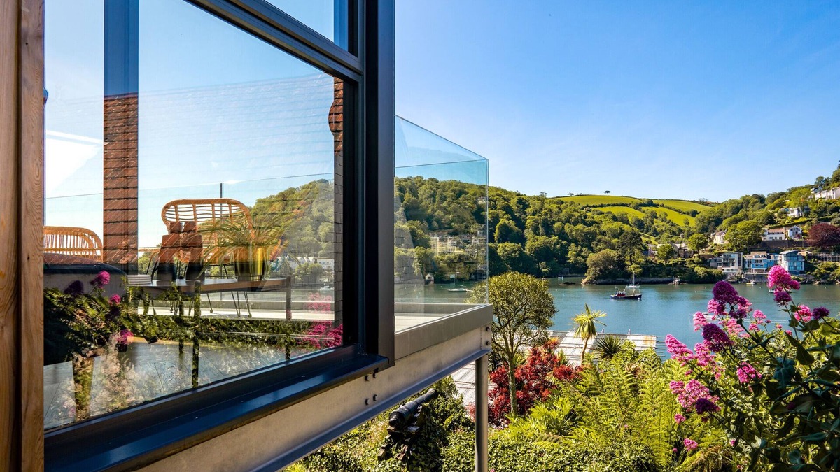 Dartmouth Ski Chalet | Two Guns - Stylish town house with stunning river views