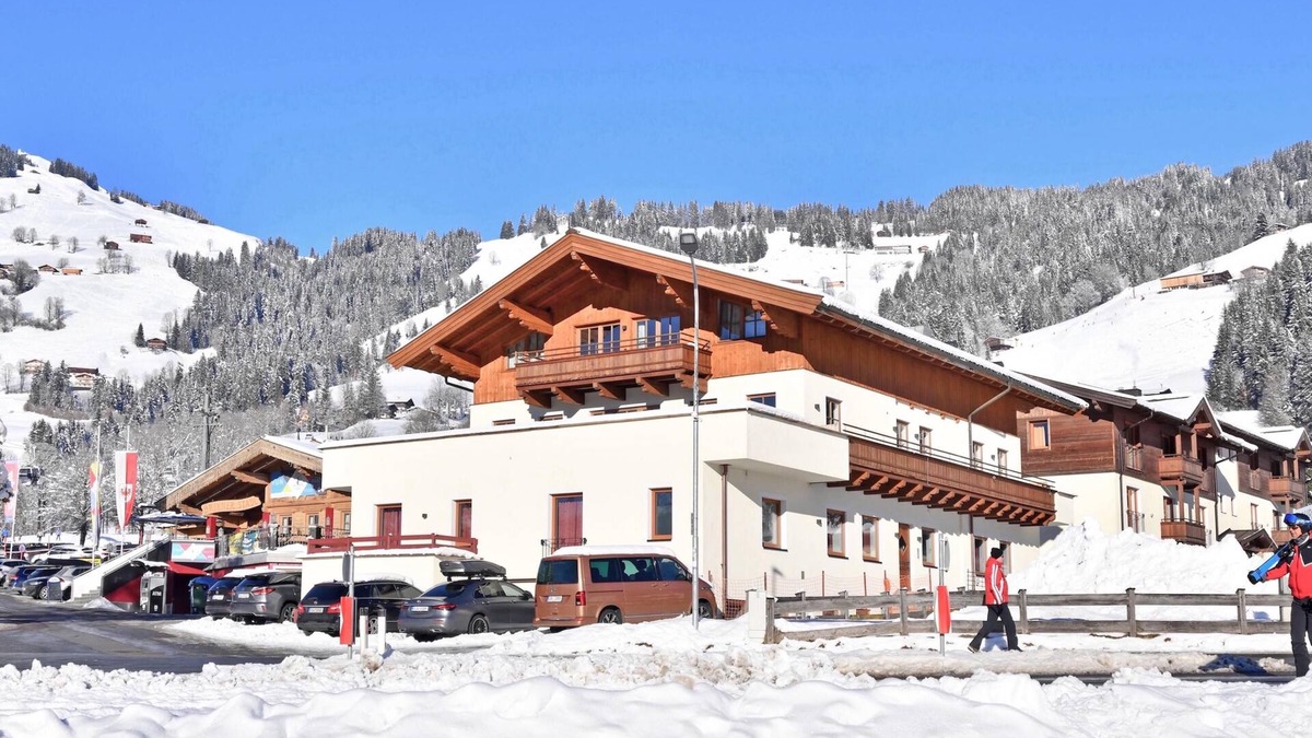Brixen im Thale Apartment | Two holiday apartments with spa near the gondola