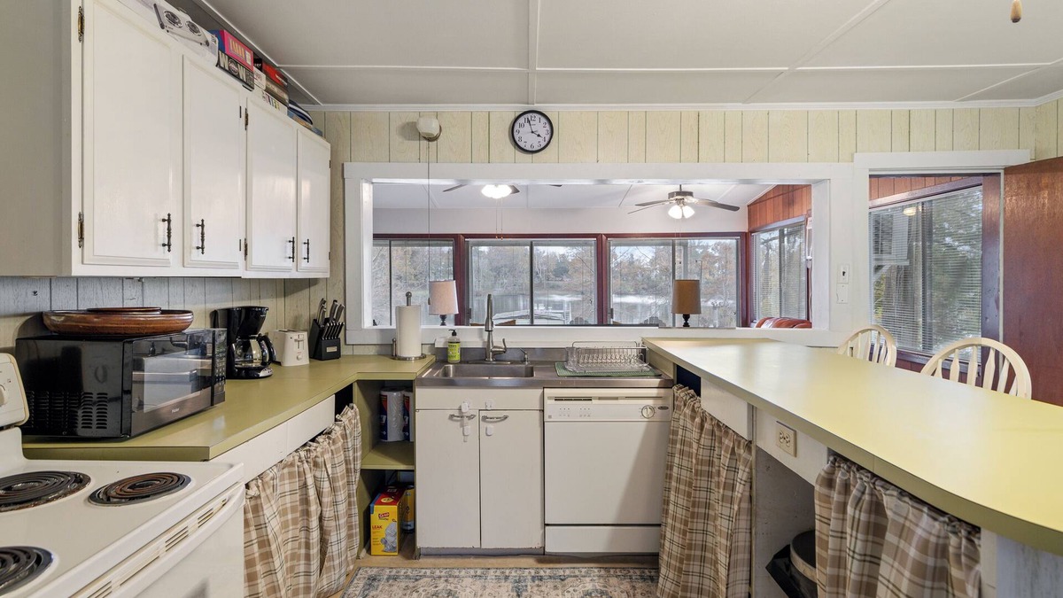 Acme House | TWO homes on Black River Lake with TWO boat slips!