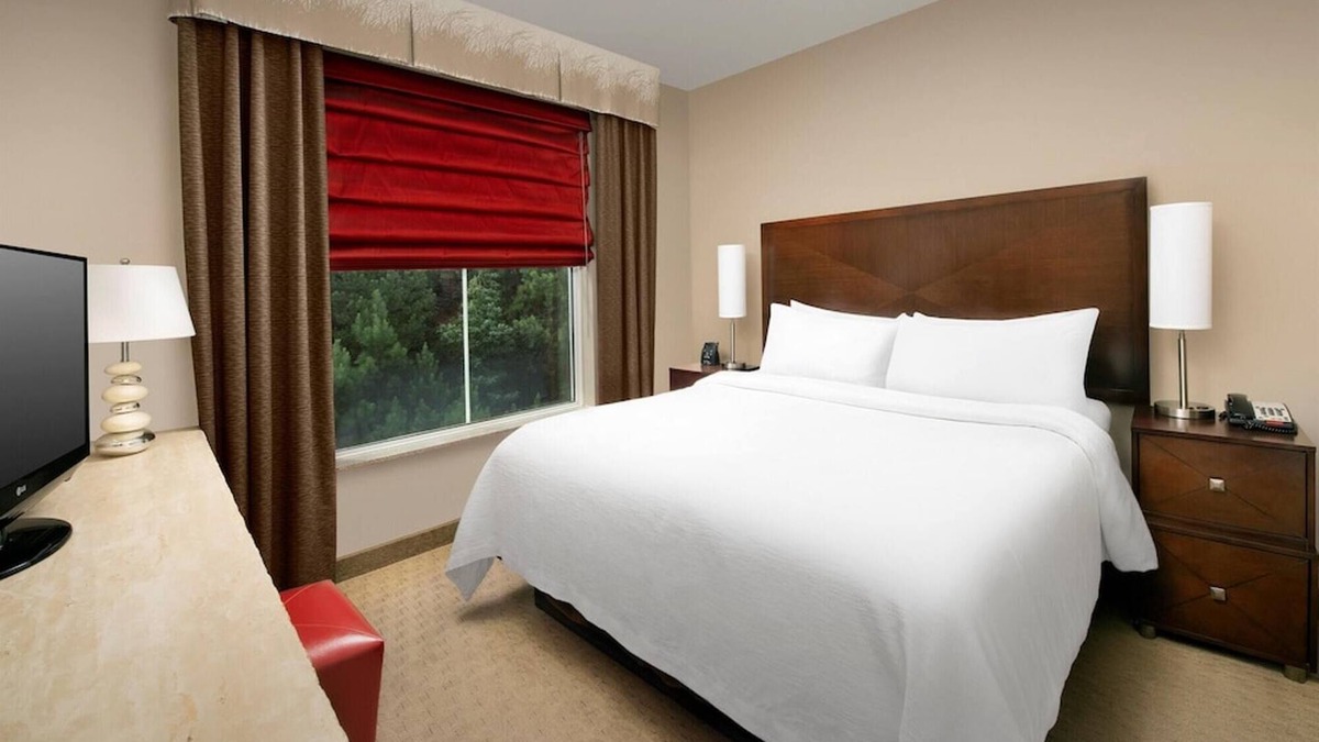 Hoover Hotel | Two King Room at a Hotel