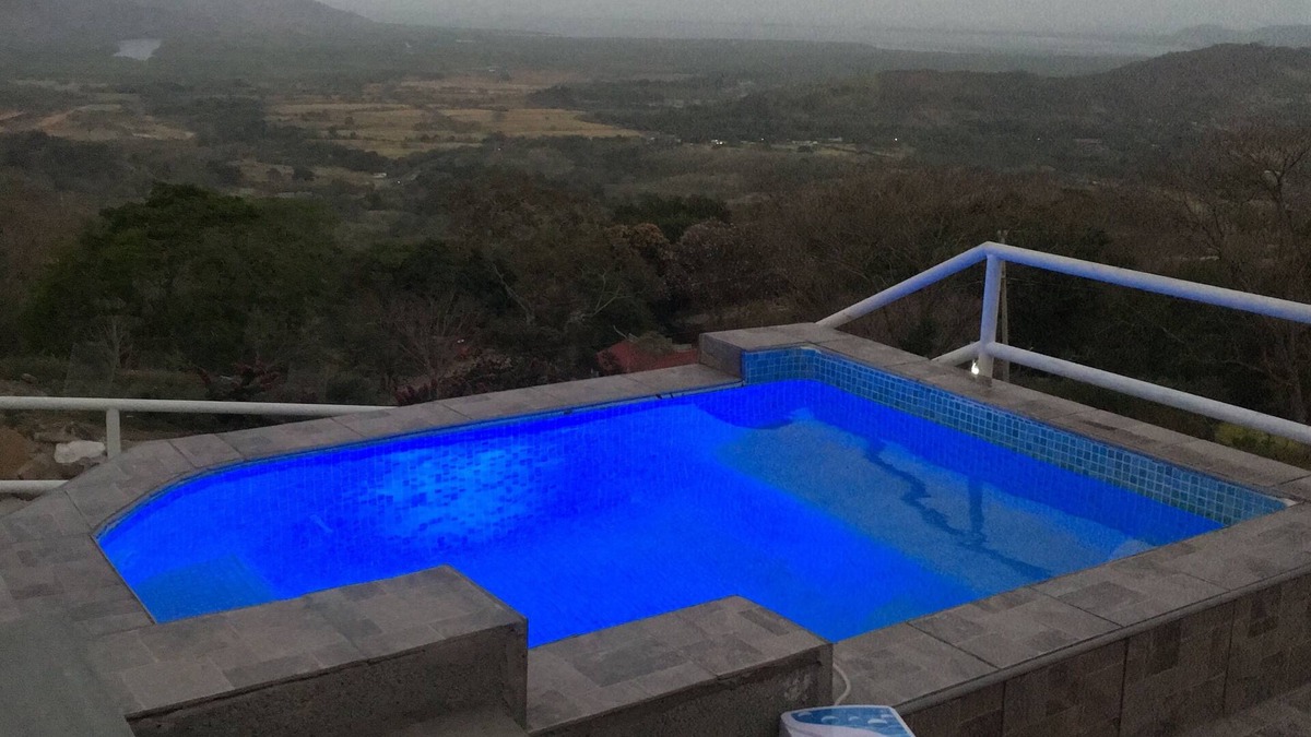 Chica House | TWO large, intimate lofts, ideal for couples/families/friends. Infinite view Sea