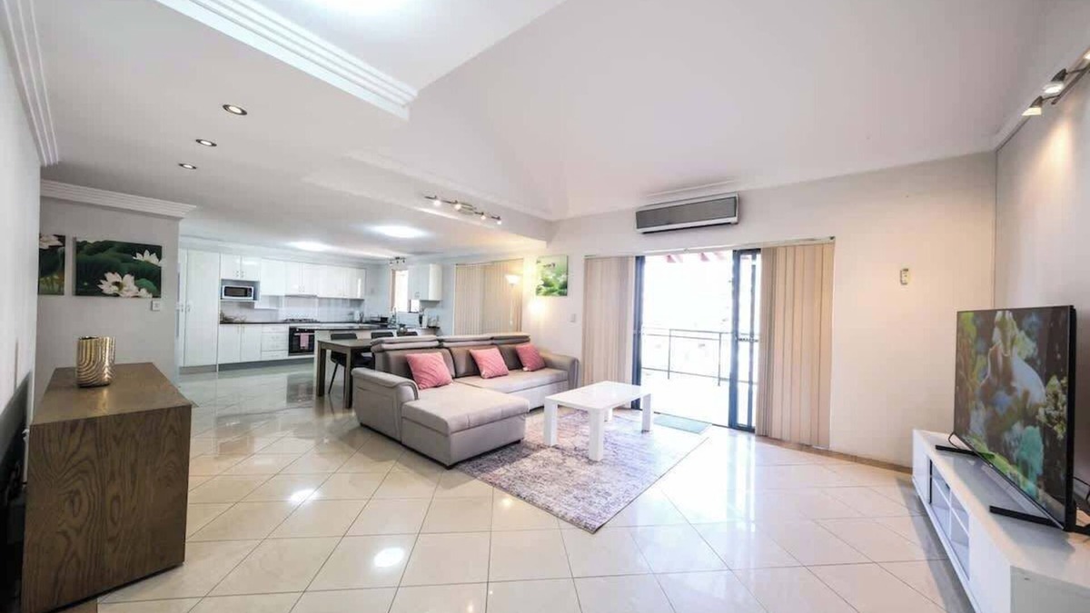 Liverpool Apartment | Two Level 3 Bedroom Penthouse in Sydney Liverpool