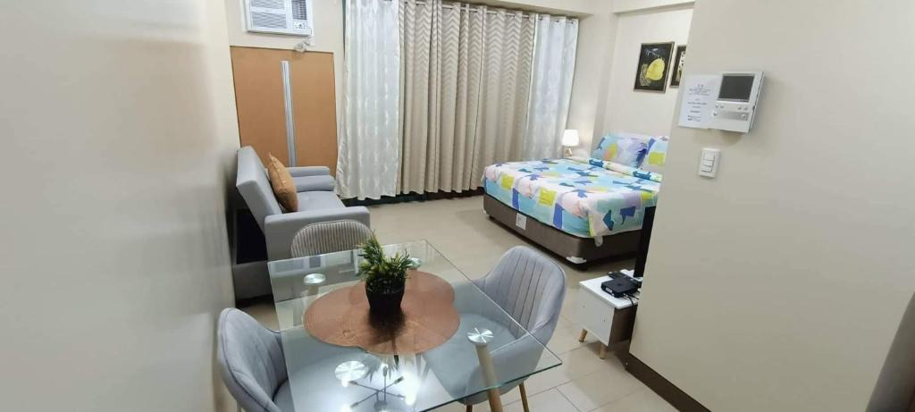 Pasay Apartment | Two Palm Tree Villas close to Manila Airport - Terminal 3