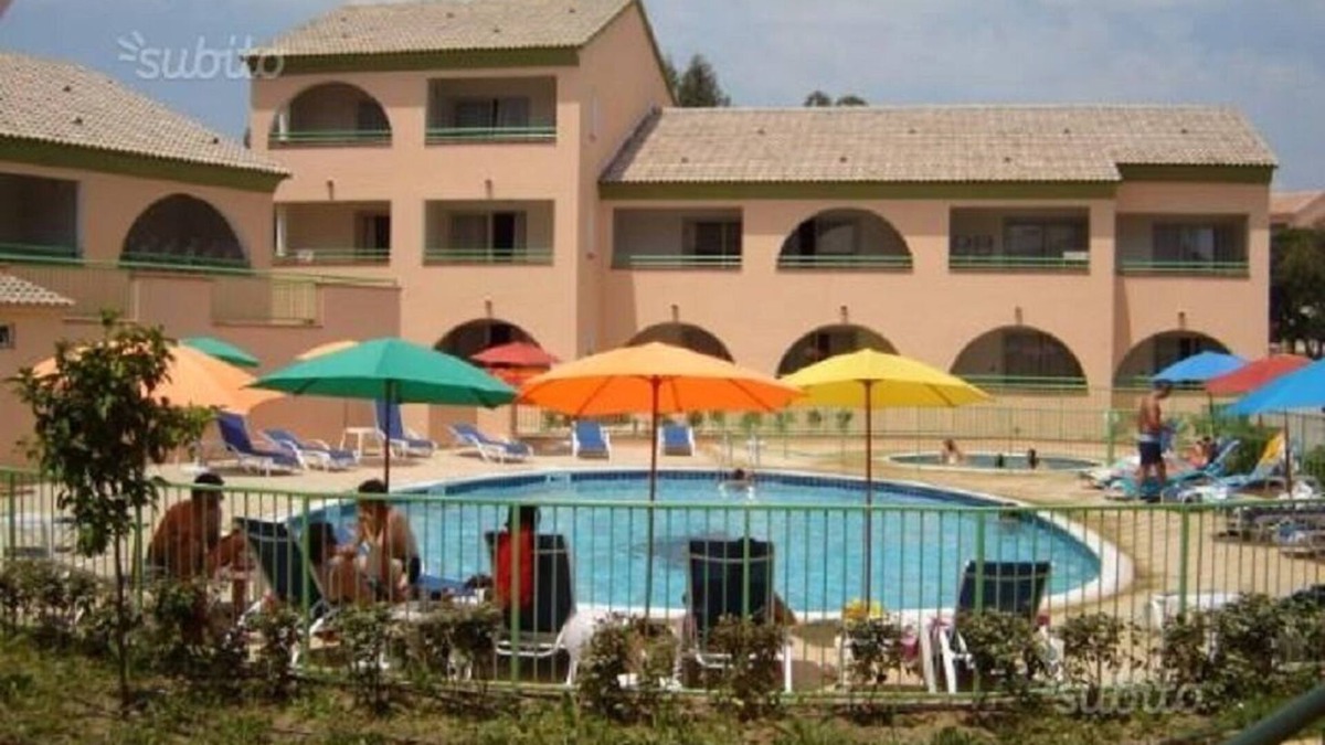Bravone Condo | Two-room apartment in a charming residence with swimming pool and wi-fi a few steps from the sea