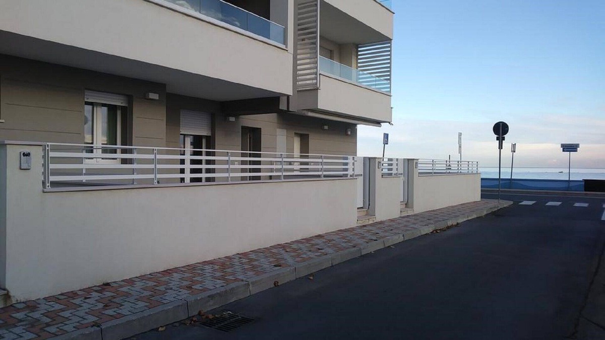 Marotta Apartment | Two-room apartment a stone's throw from the sea