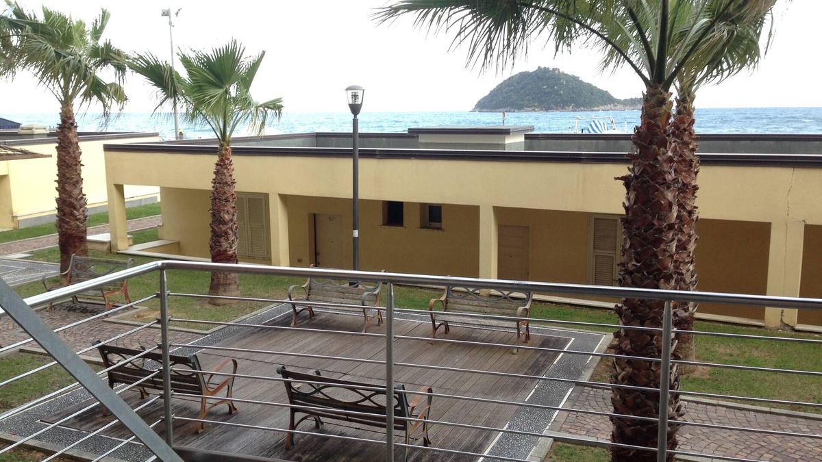 Albenga Apartment | Two-room apartment by the sea