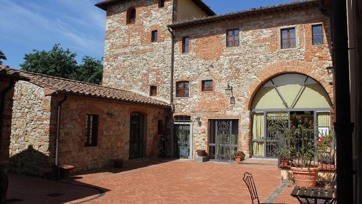 Santomato Apartment | Two-room apartment "Farm CASALBOSCO" an ancient medieval village in the countryside