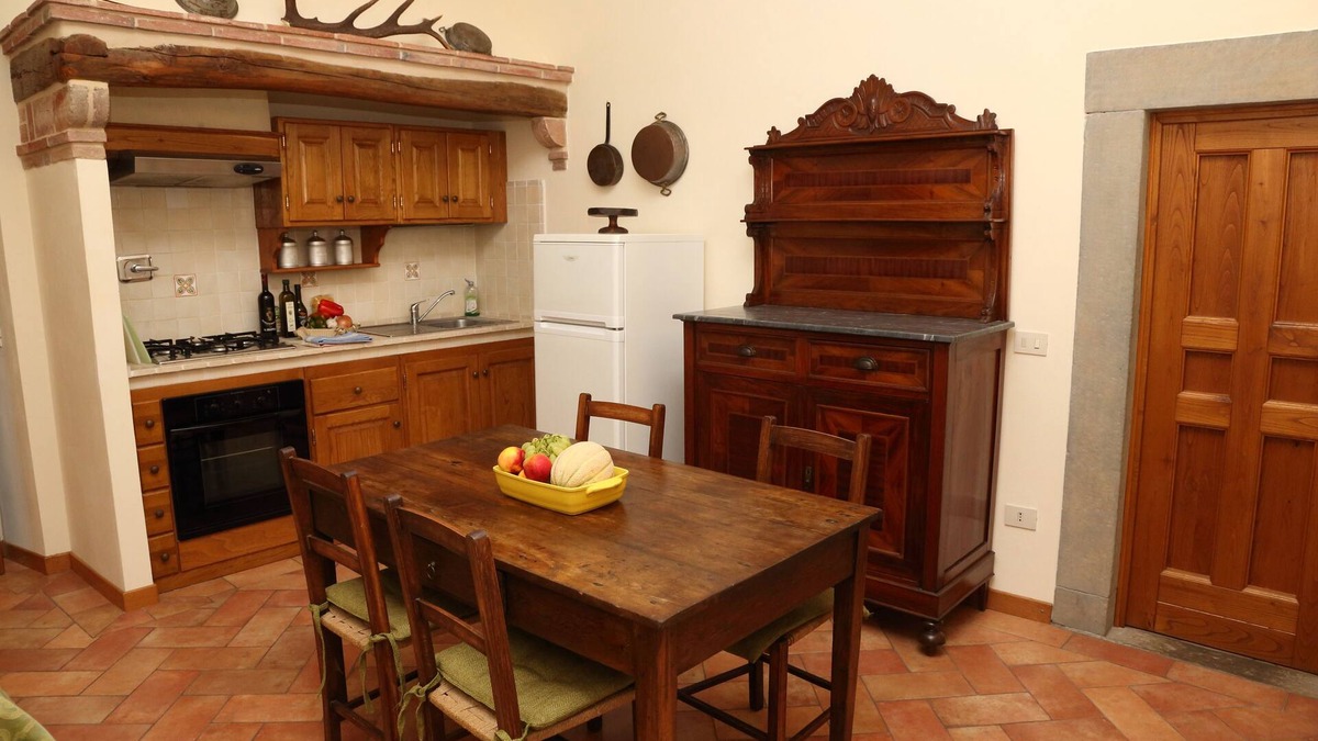 Serravalle Pistoiese Apartment | Two-room apartment in old villa with pool located between Lucca and Florence