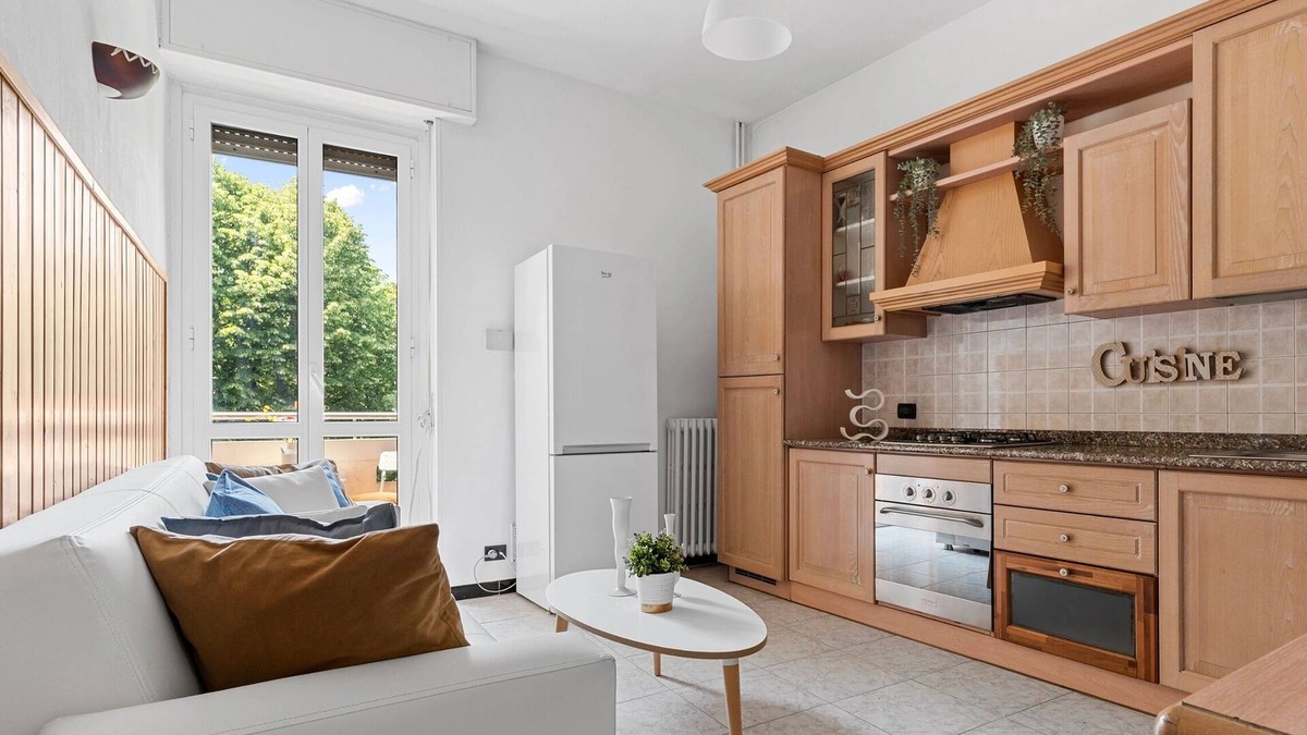 San Siro Apartment | Two-room apartment San Siro-Fiera Milano M5 lilac Segesta