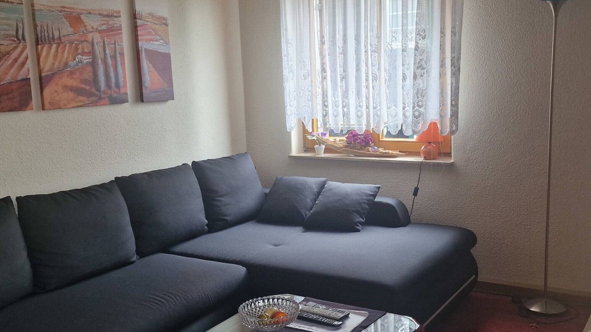Nausslitz Apartment | Two-room apartment with separate bedroom and living room