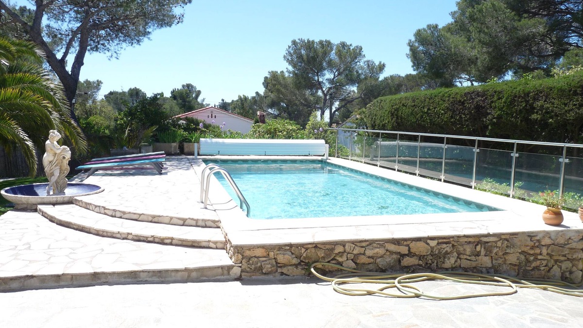 Boulouris-sur-Mer Apartment | Two-room garden apartment in villa for three people